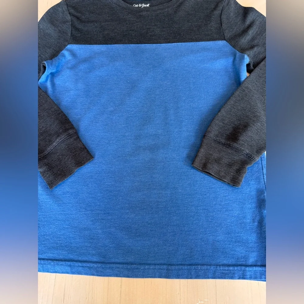 Cat & Jack Boys Long Sleeve T-Shirt – Size Large (12-14)